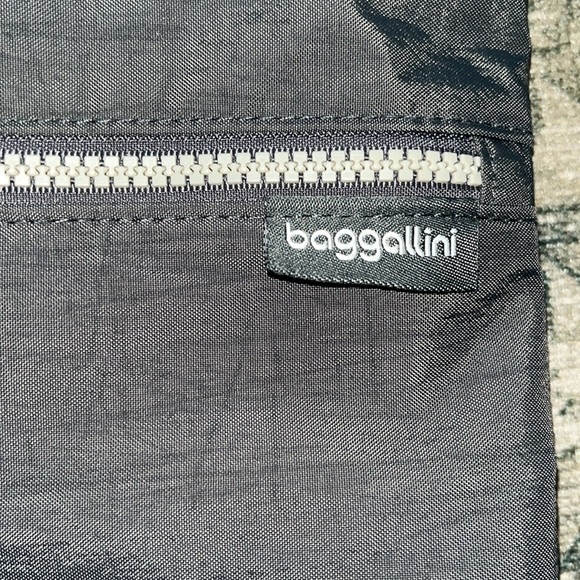 Baggallini Comrade 3-Zip Crossbody - Picture 4 of 14